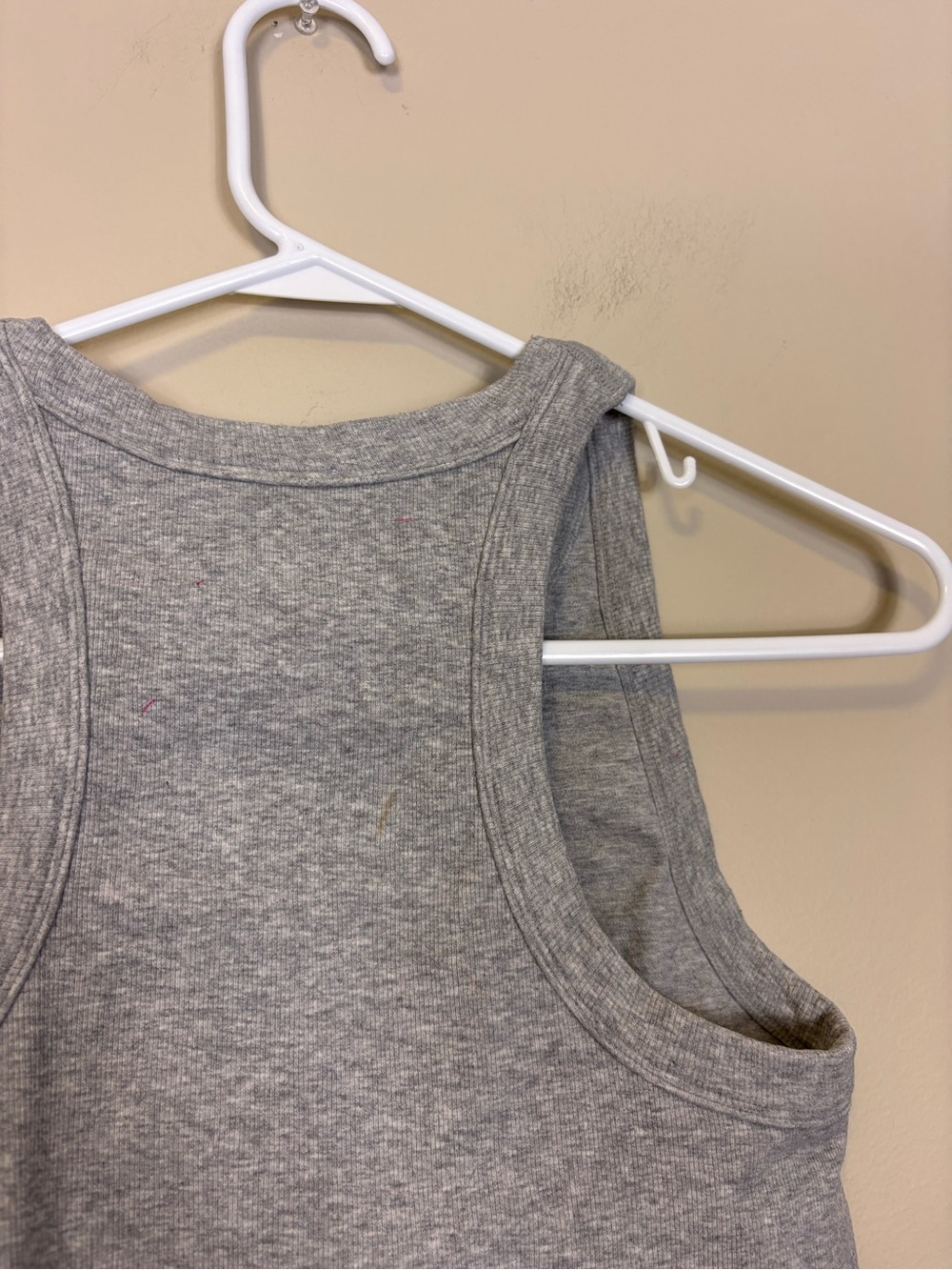 ALO Yoga Gray Cropped Tank - Ribbed Racerback Small - Picture 3 of 4